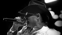 Chuy Lizarraga y Julio Preciado con Luis Angel "El Flaco"
