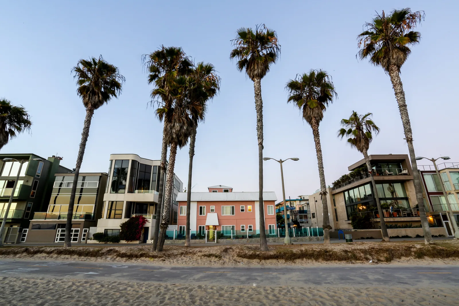 Samesun Venice Beach Hostel common area near the boardwalk