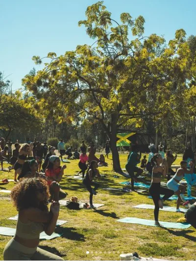 Free outdoor yoga class at Kenneth Hahn State Recreation Area