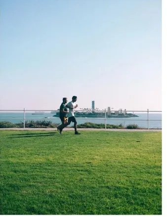 Grassy bluff with Pacific Ocean views at Bluff Park in Long Beach