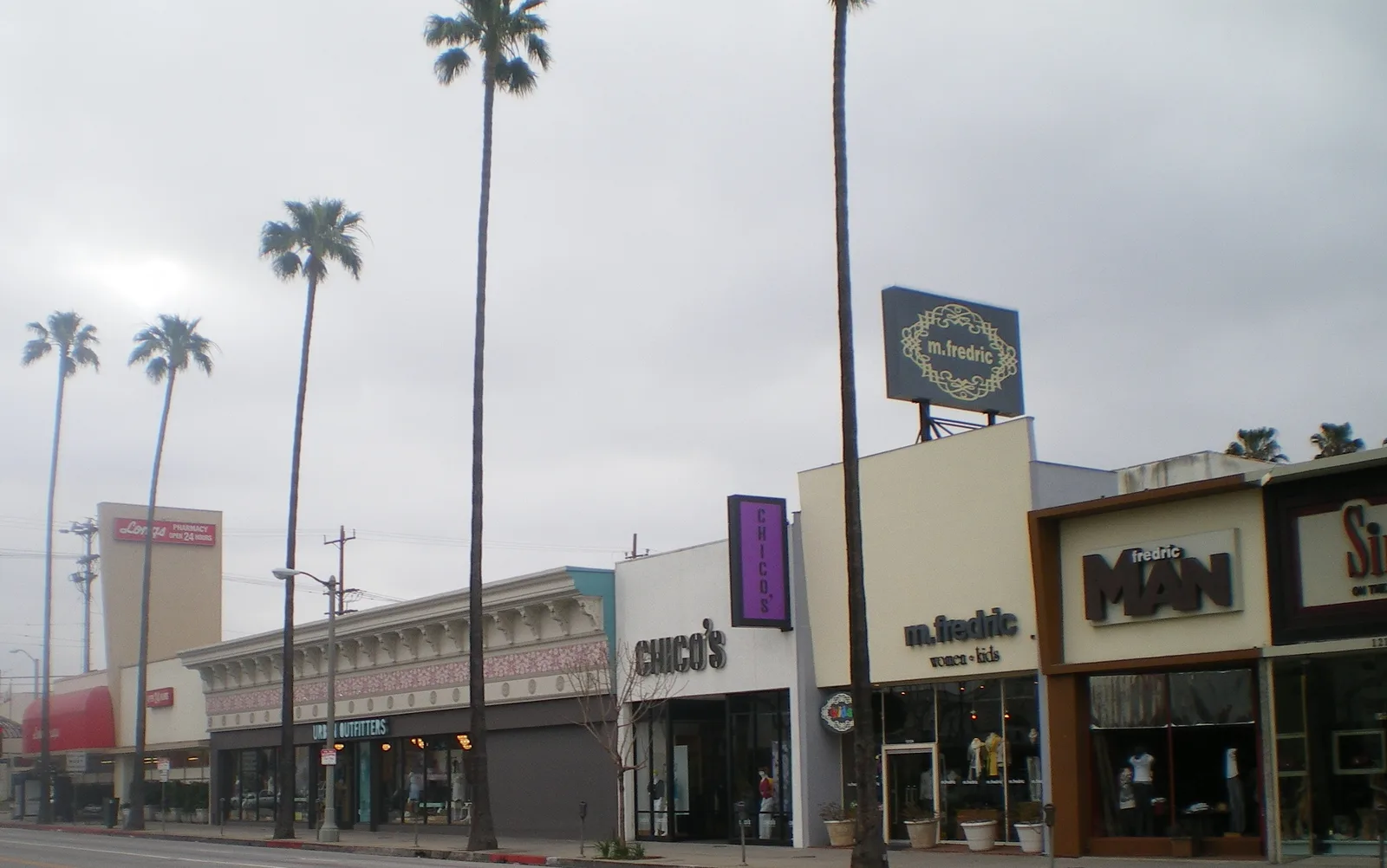 Cafés and shopfronts along Ventura Boulevard in Studio City