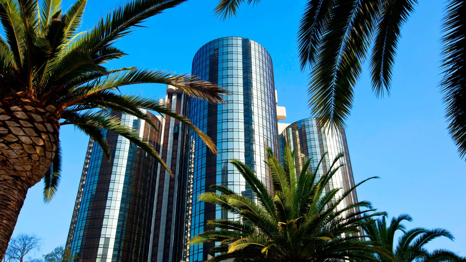 Mirrored glass towers of The Westin Bonaventure Hotel and Suites in DTLA
