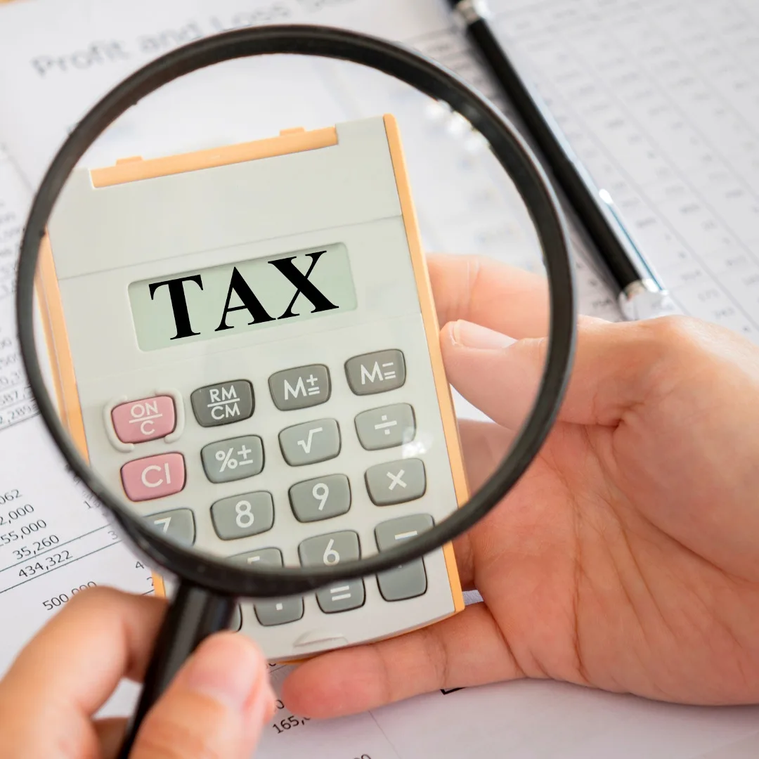 Checking California sales tax on a calculator in Los Angeles