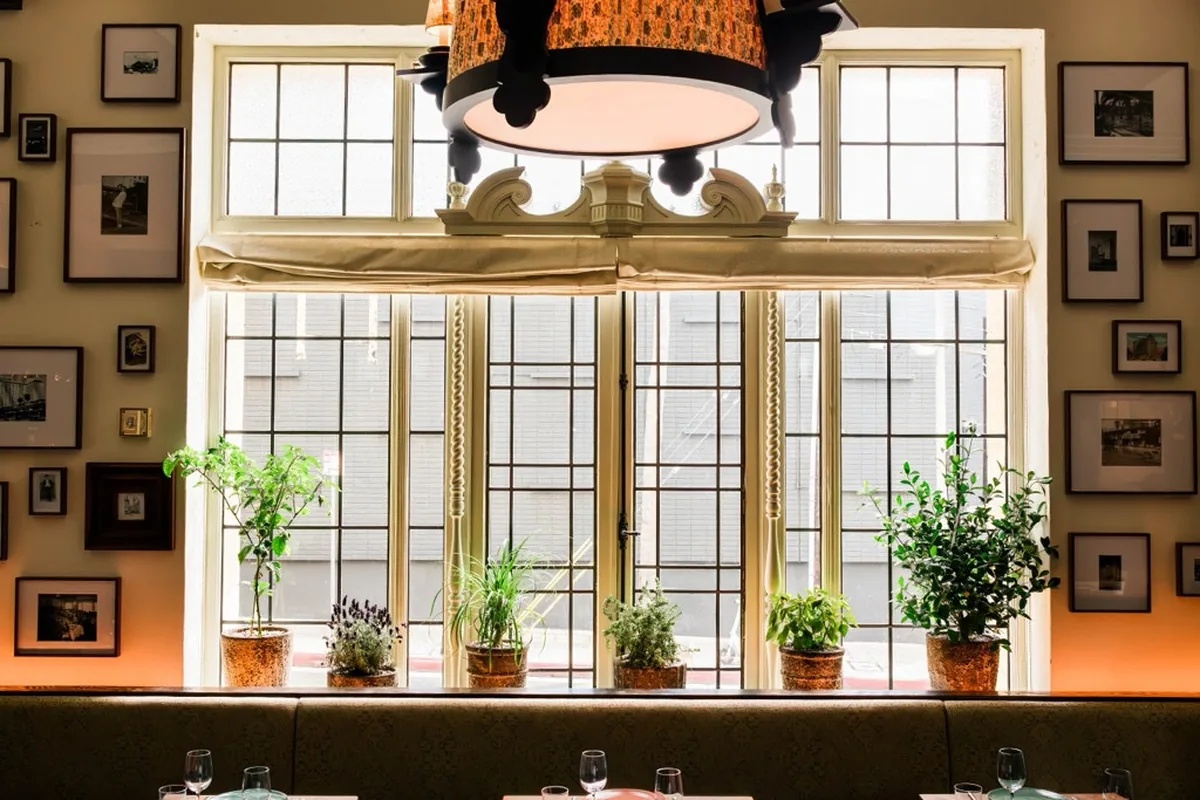 The dining room at Gable inside The Hollywood Roosevelt