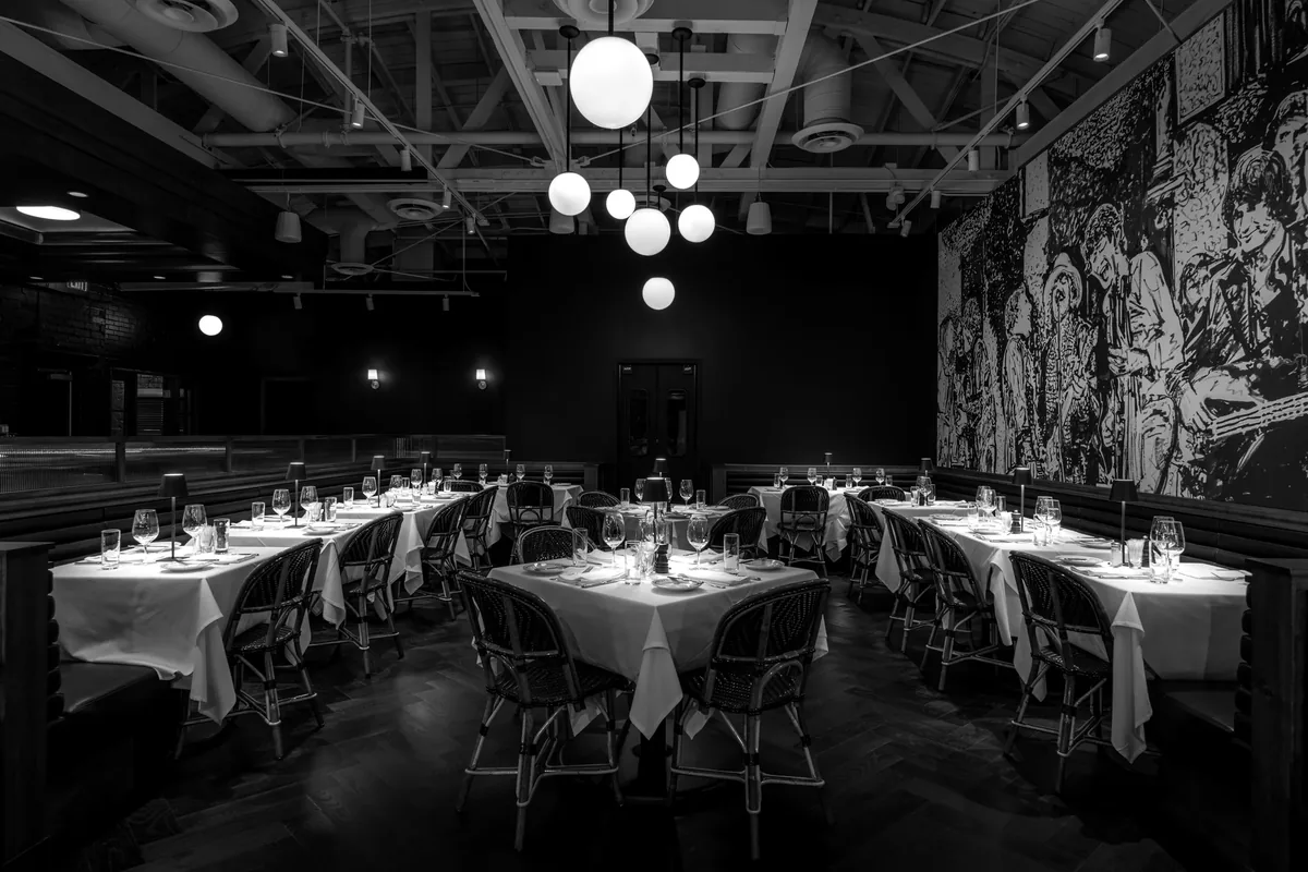The dining room at Lucky's Steakhouse in the Arts District