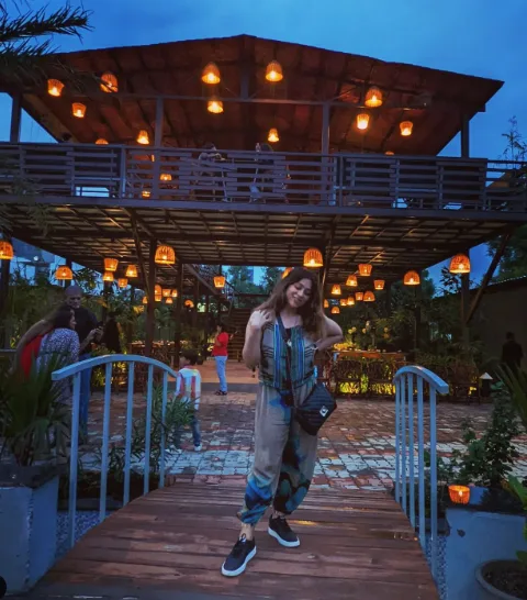 The Front Yard, two-floor deck restaurant in North Hollywood