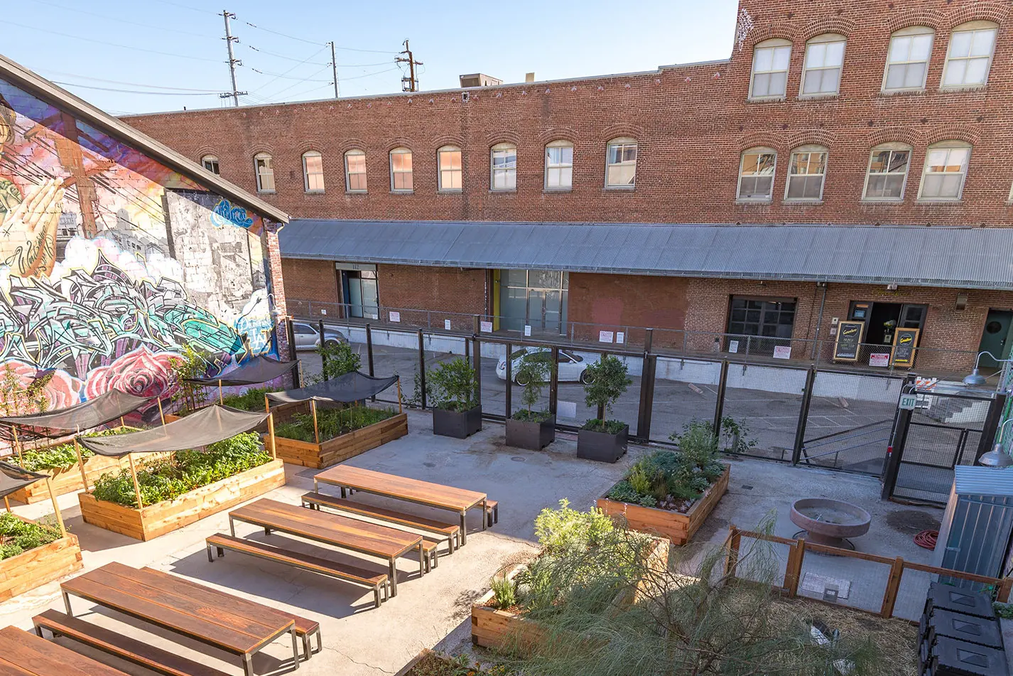 The courtyard garden at Hauser and Wirth in the Los Angeles Arts District