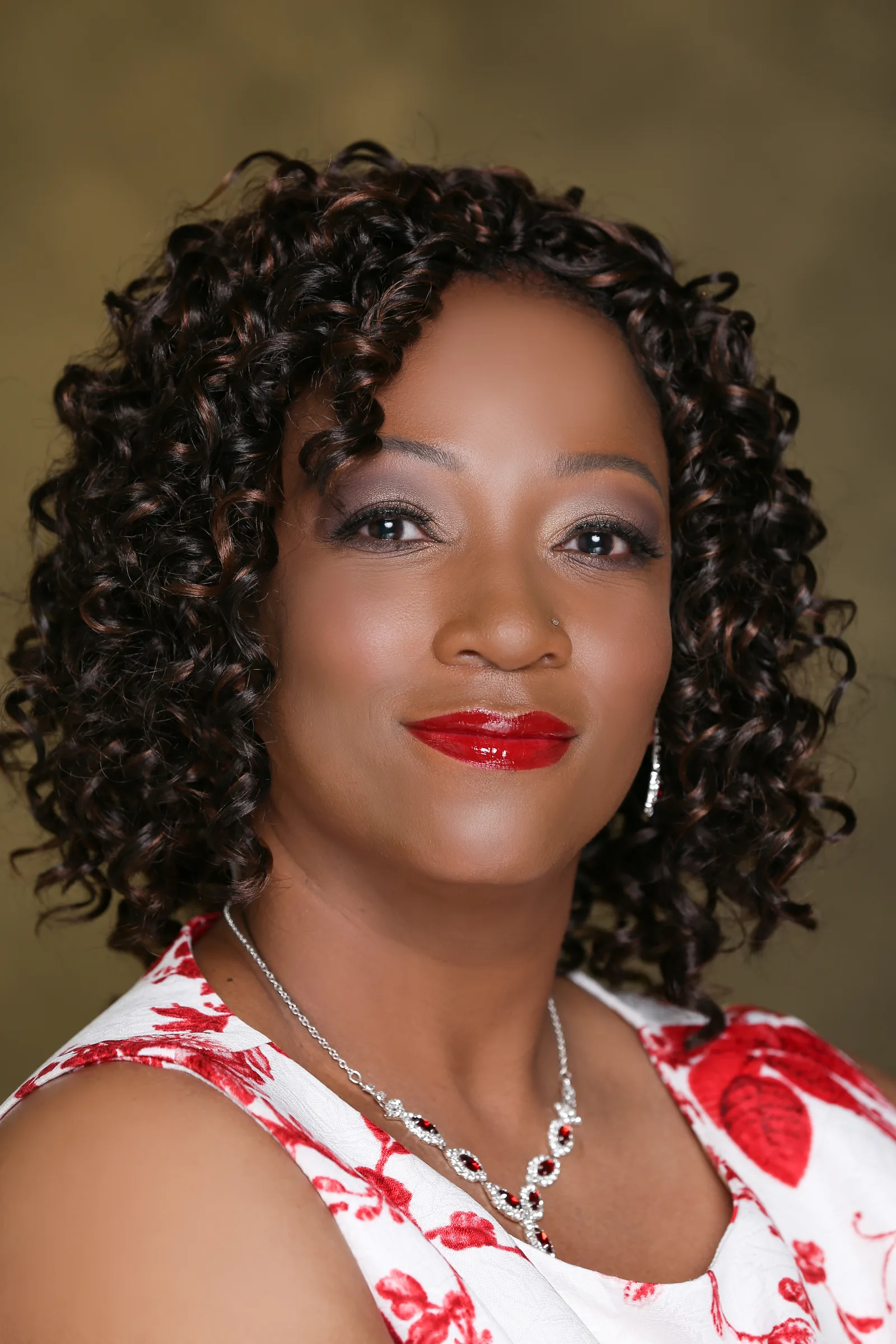 Writer Ros B's profile headshot