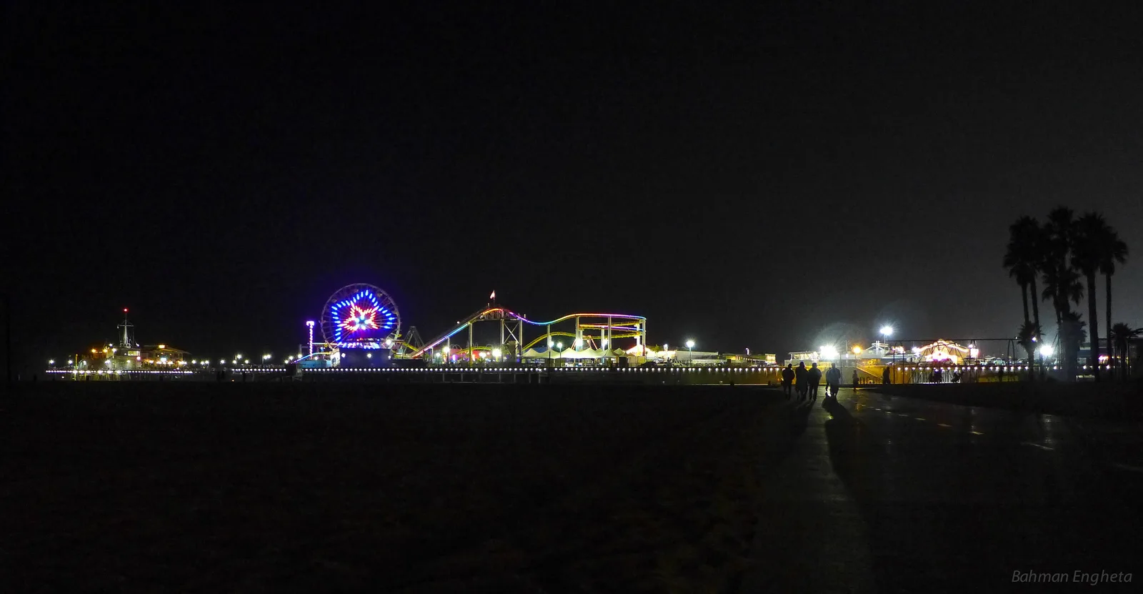 Santa Monica Pier and Ferris wheel over the Pacific at dusk